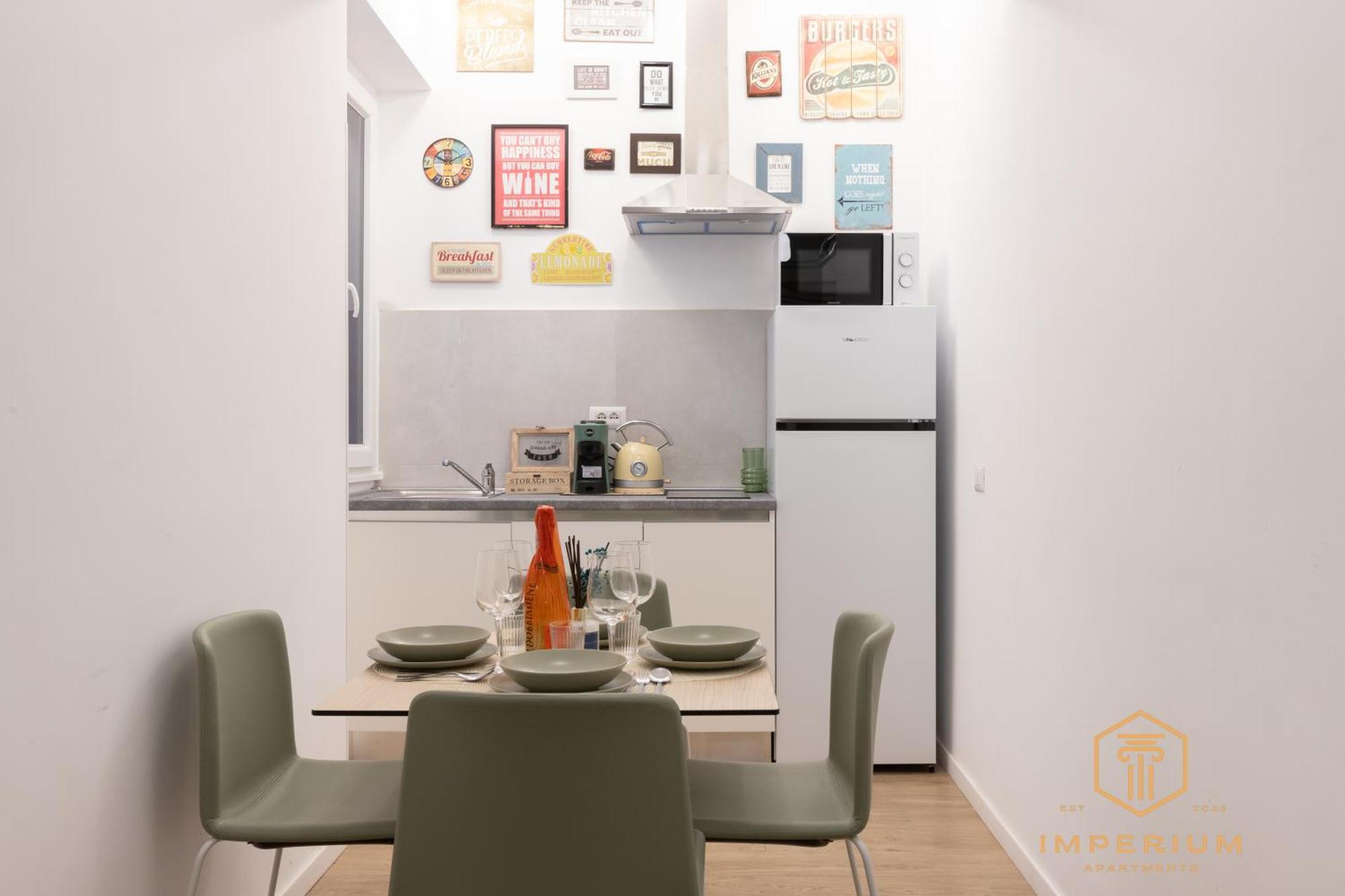Imperium Luxury Suites - 100Mt To Metro A, 5 Min To Center, Pvt Bathroom, A-C, Rome